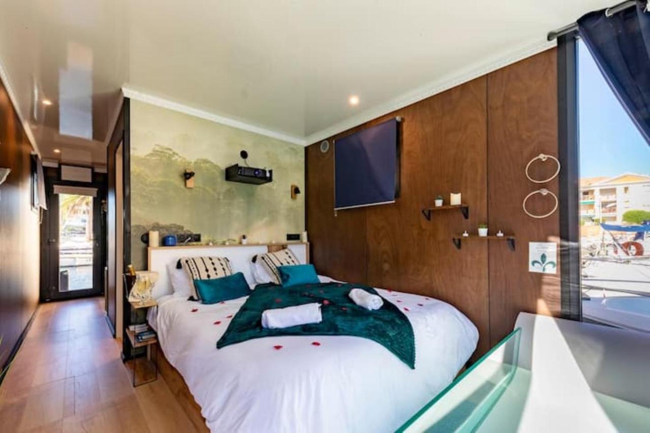 L'escale Royale : Jacuzzi&terrace On The Water