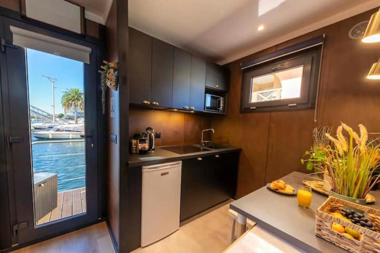 L'escale Royale : Jacuzzi&terrace On The Water * Fréjus