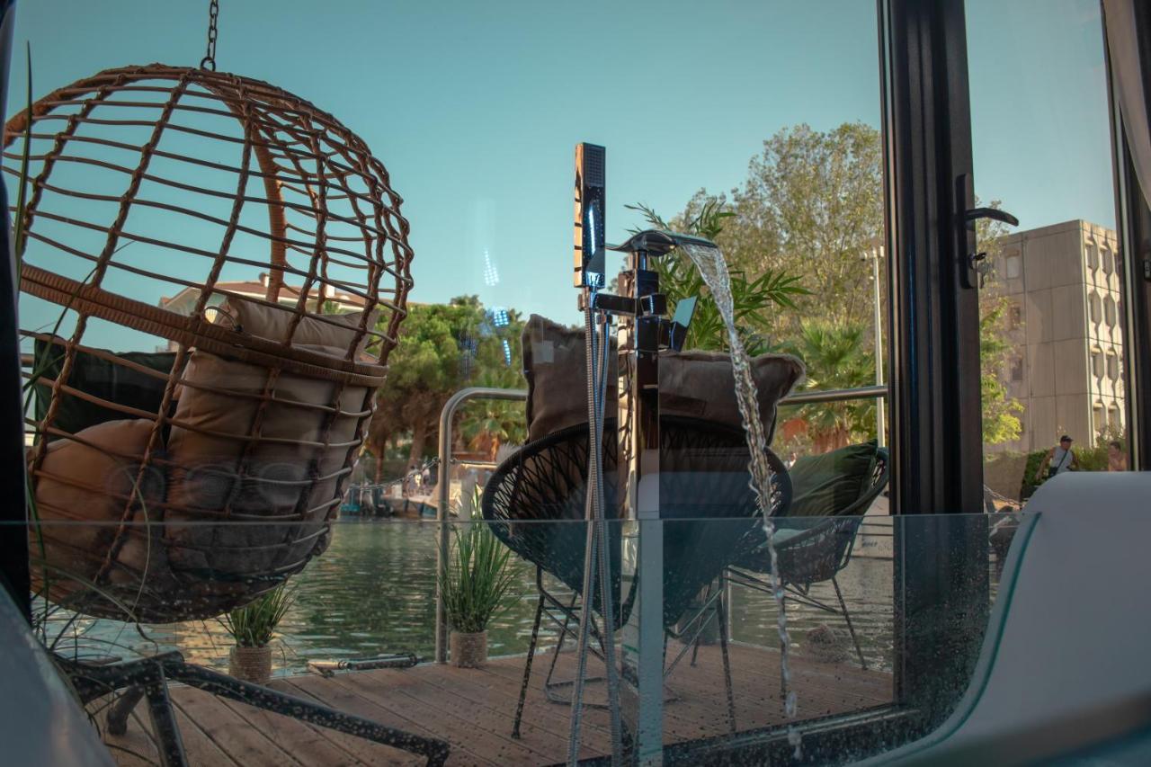L'escale Royale : Jacuzzi&terrace On The Water