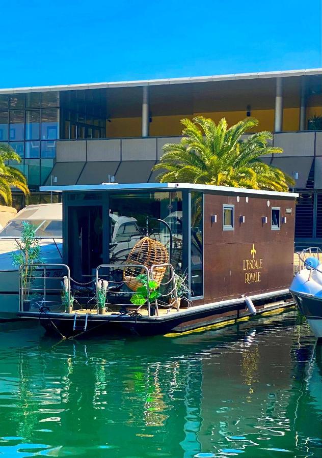 Botel L'escale Royale : Jacuzzi&terrace On The Water *